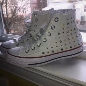 White Converse size 6